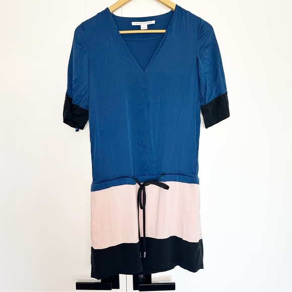 Diane Von Furstenberg Silk Koemi Dress Casual Chic Dropwaist 2 XS navy pink - Picture 3 of 9